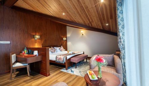 Suite with Mountain View
