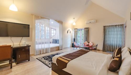 King Room with Balcony