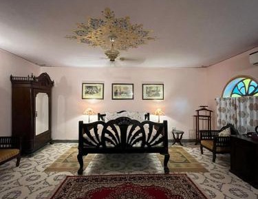 Khairagarh Royal Suite with Free Pick Up on Arrival from Airport + Private Tour of Bissau Palace 