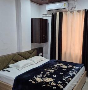 Large Single Room