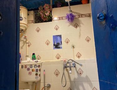 Single Room with Shared Bathroom