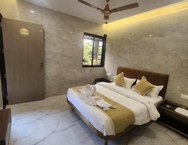 Large Double Room
