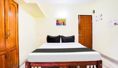 Deluxe Double Room (2 Adults + 1 Child)