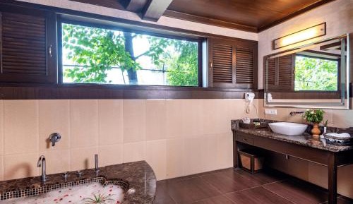 Corbett club with Bathtub-Welcome drink, Hi Tea 