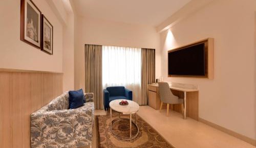 Executive Suite (20% off on session of Spa ,Enjoy Happy Hours with 1+1 offer,10% Off on Laundry service and Late Check-out till 1500 hrs (subject to availability))