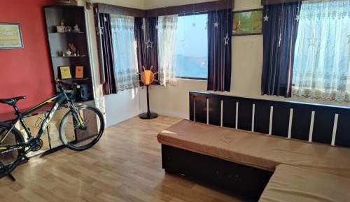 Three-Bedroom Apartment with Balcony
