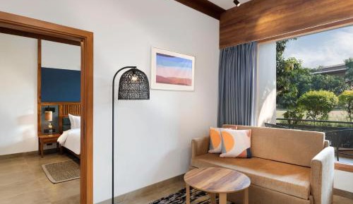 One-Bedroom Suite with Balcony