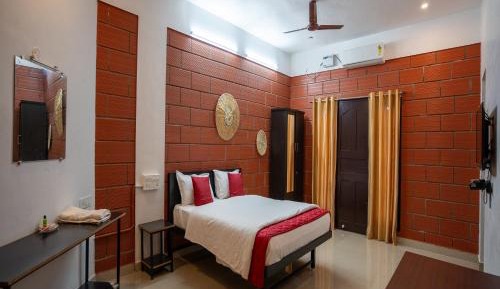 Deluxe Double Room (2 Adults + 1 Child)