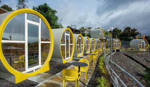 Cabana with Lake View (Common Washroom)