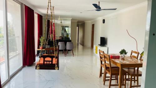 Three-Bedroom Apartment with Balcony