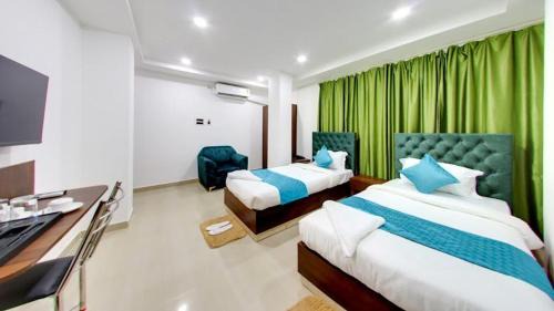 Deluxe King Room
