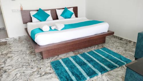 Deluxe Double Room with Balcony and Sea View
