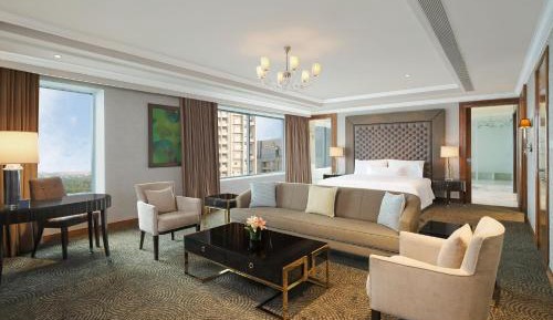 Presidential Suite,1 King, City view