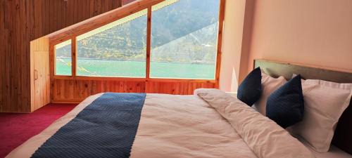 Deluxe Family Suite