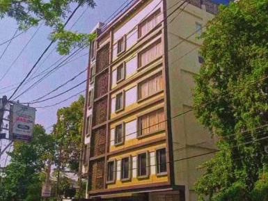 Deluxe Double Room (2 Adults + 1 Child)