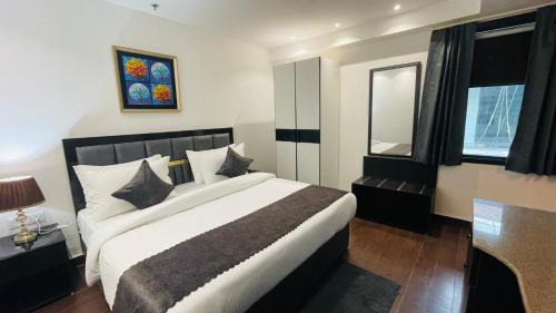 Day Use Room for 6 Hours, From 10 AM to 6 PM