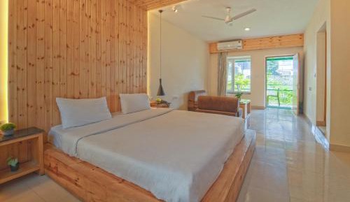 Junior Suite with Balcony