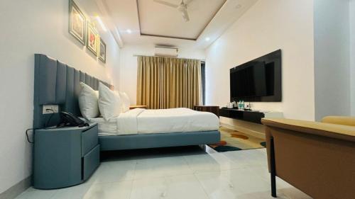 Day Use Room 10 AM to 9 PM Check-In & Check-Out on same Day