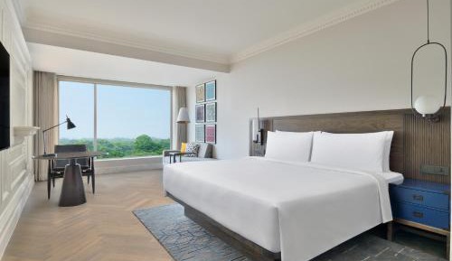 Deluxe Guest room, 1 King X Complimentary Golden Temple transfers