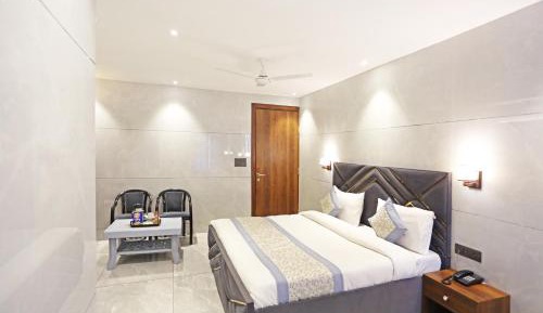 Queen Room with Garden View