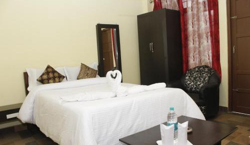 Standard Queen Room