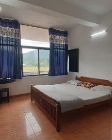 Deluxe Double or Twin Room with Mountain View