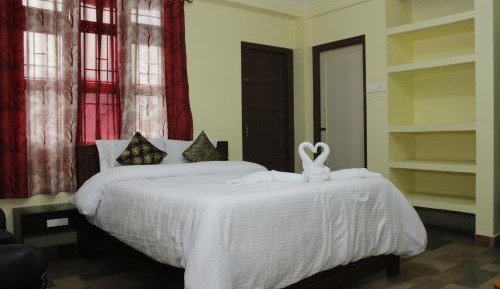 Standard Queen Room