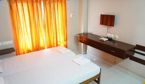 Deluxe Double Room (2 Adults + 1 Child)