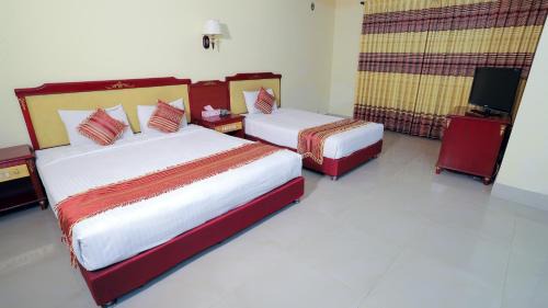 Suite with City View