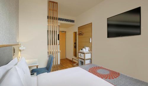 Standard Queen Room