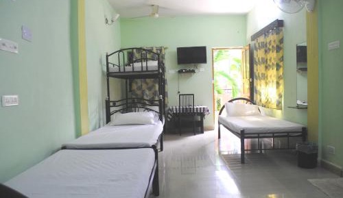 8-Bed Mixed Dormitory Room