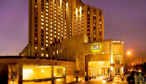 Deluxe King Room - 10% discount on Food & soft beverages, Laundry & Spa