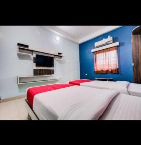 Deluxe Double Room (2 Adults + 1 Child)