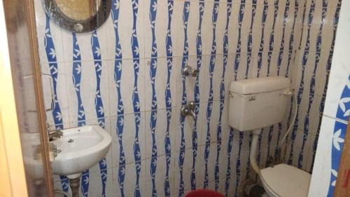 Budget Double Room - Indian nationals only 