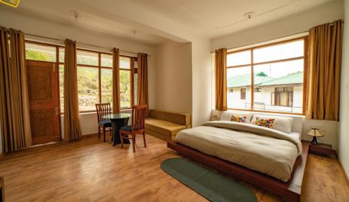 Junior Suite with Mountain View