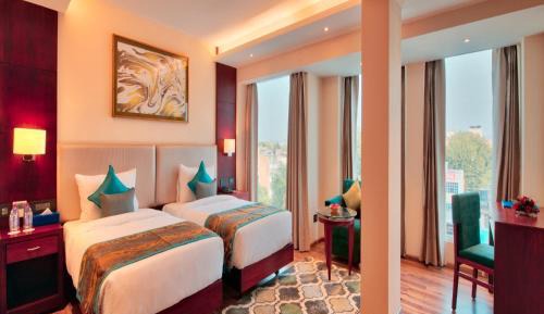 Superior Twin Room (1+1 Happy Hour from 11am - 6pm), 10% off on Food & Beverage services
