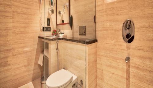 Superior Double Room (1+1 Happy Hour from 11am - 6pm), 10% off on Food & Beverage services