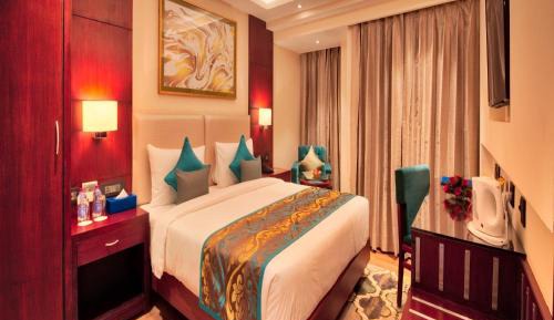 Standard Double Room (1+1 Happy Hour from 11am - 6pm), 10% off on Food & Beverage services
