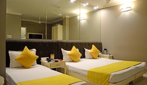Family Room with Free Airport Pickup