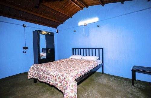 Satara Hotel | Cozy Basic Room in A Picturesque Wada 6
