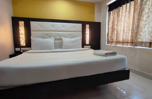 Ram Nagar Hotel | PPH Living Tricolours