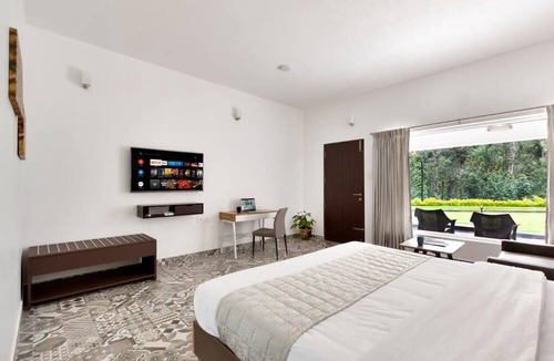 Kanbylu Baichanalli Hotel | Tusker Trail