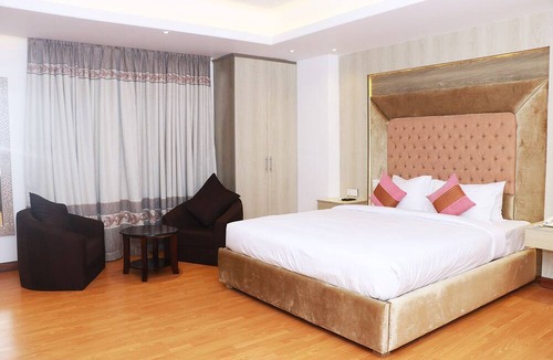 Rajshahi Hotel | Royal Raj Hotel & Condominium