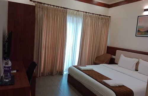 Kanjirappally Hotel | Royalton Residency