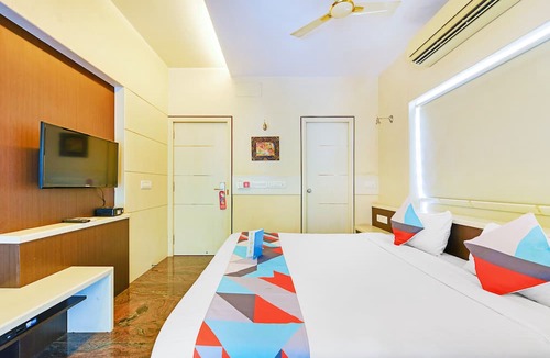 Nungambakkam Hotel | FabHotel B Zone