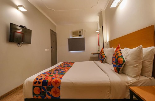 Chittaranjan Hotel | Fabhotel Lord Inn