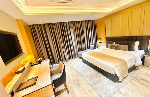 Uttara Hotel | The Zabeer Dhaka