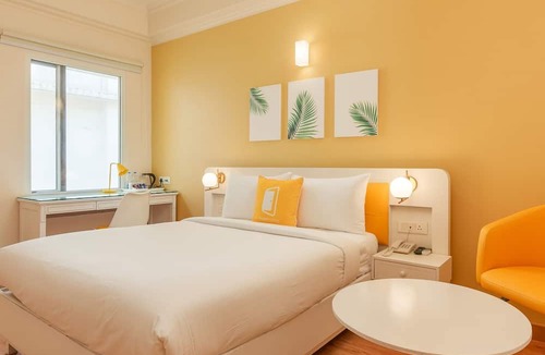 Barakhamba Hotel | Bloom Boutique - Connaught Place Area