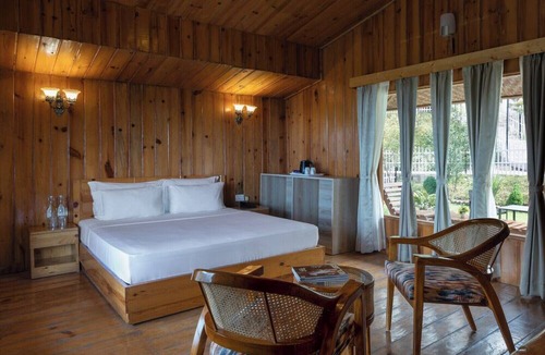 Naina Range Hotel | Aotel Pangot (Formerly Royal Cliff)