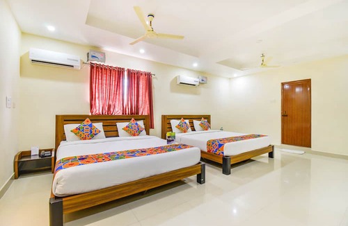 Nanganallur Hotel | Fabhotel Sri Krishna Residency Airport